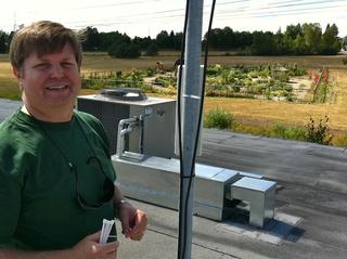 Russell Senior installs WiFi for Ward Cunningham&amp;amp;#039;s Smallest Wiki