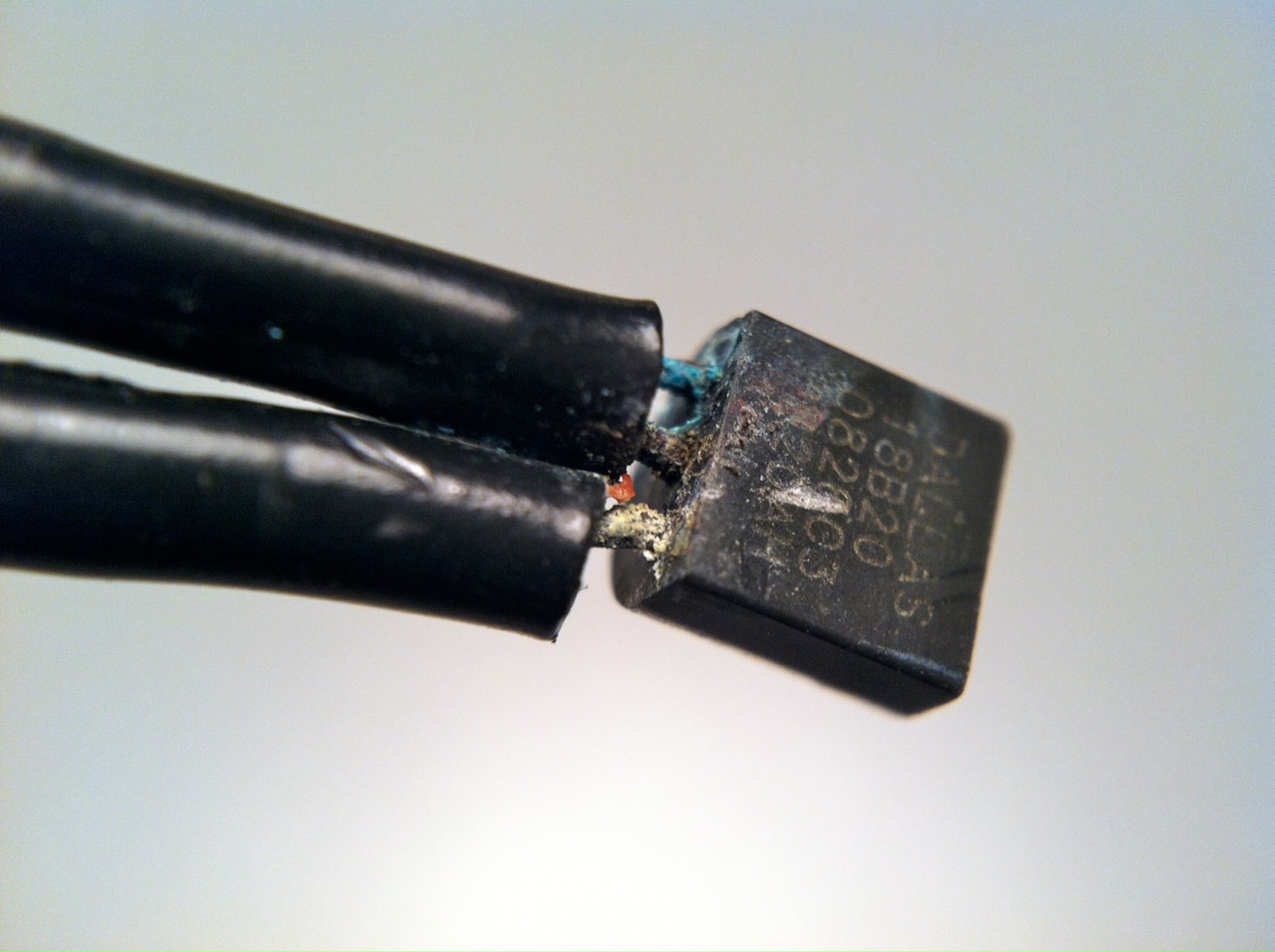 moisture leads to failure of ds18b20 sensor
